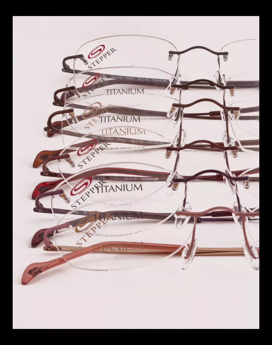 All together rimless image